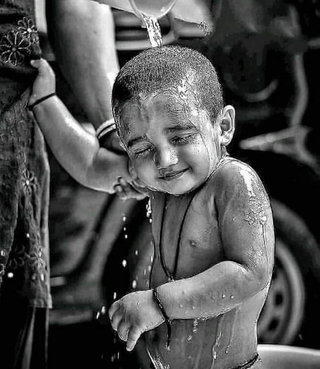 1_vinii1's tweet photo. اپنے بیٹے کا نام میرے نام پر رکھ کر 
وہ میری محبت کو اولاد بنا کے پالے گی......
تہذیب حافی https://t.co/XBNymjcRuK