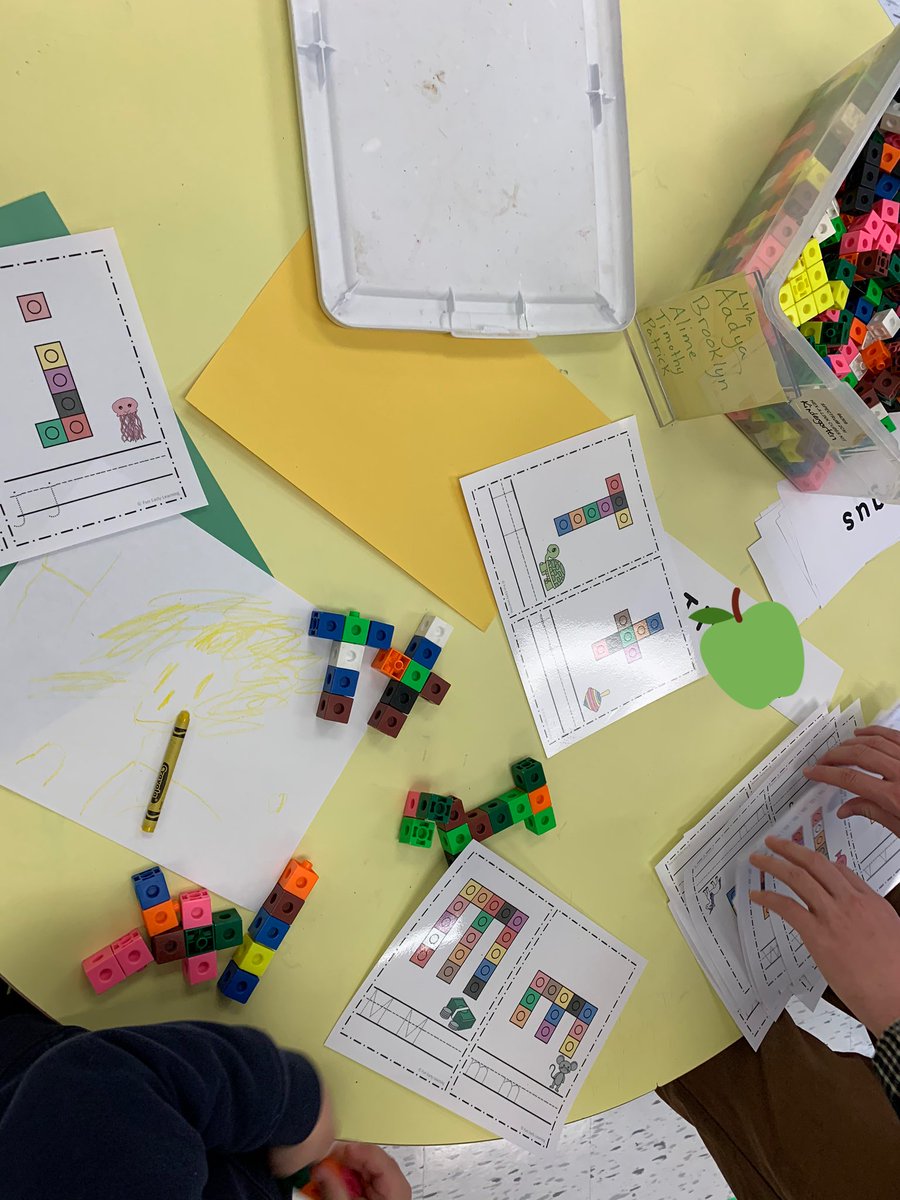 CLR120Kinders's tweet photo. Lots of exploring our names and letters in different ways today https://t.co/eyP9Rw4iPk