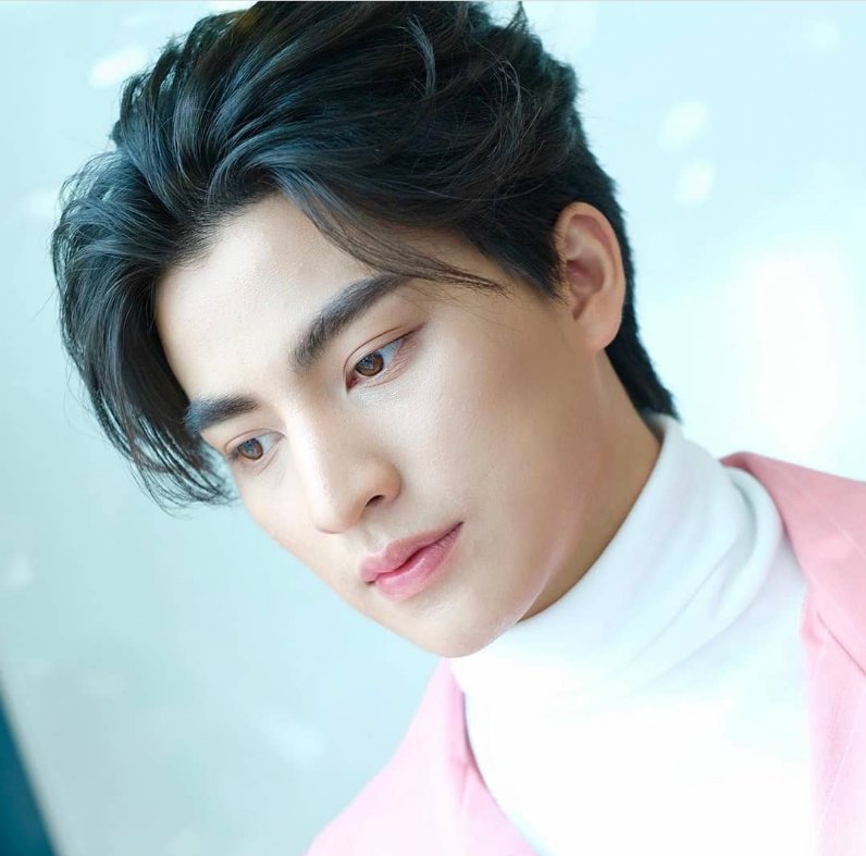 AldeniceAlves11's tweet image. Porque ele é lindo e sua beleza merece ser admirada ... Raio de sol...🌞🌻
#GulfKawawut  
1.7 #MViews rumo aos 2M 👏👏👏