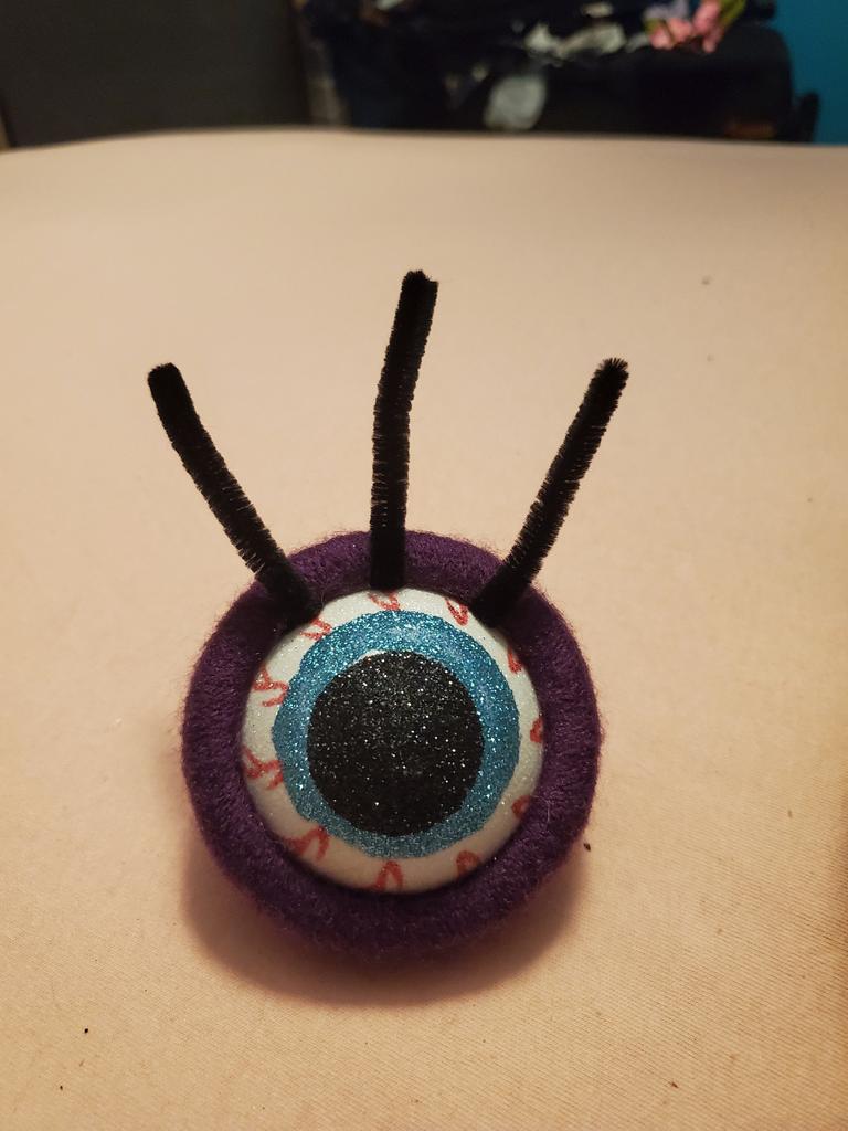 chronicallysick's tweet photo. Excited to share the latest addition to my #etsy shop: Giant Eyeball Mini Wreath https://t.co/zMhXwyfULC https://t.co/zicn85idcp