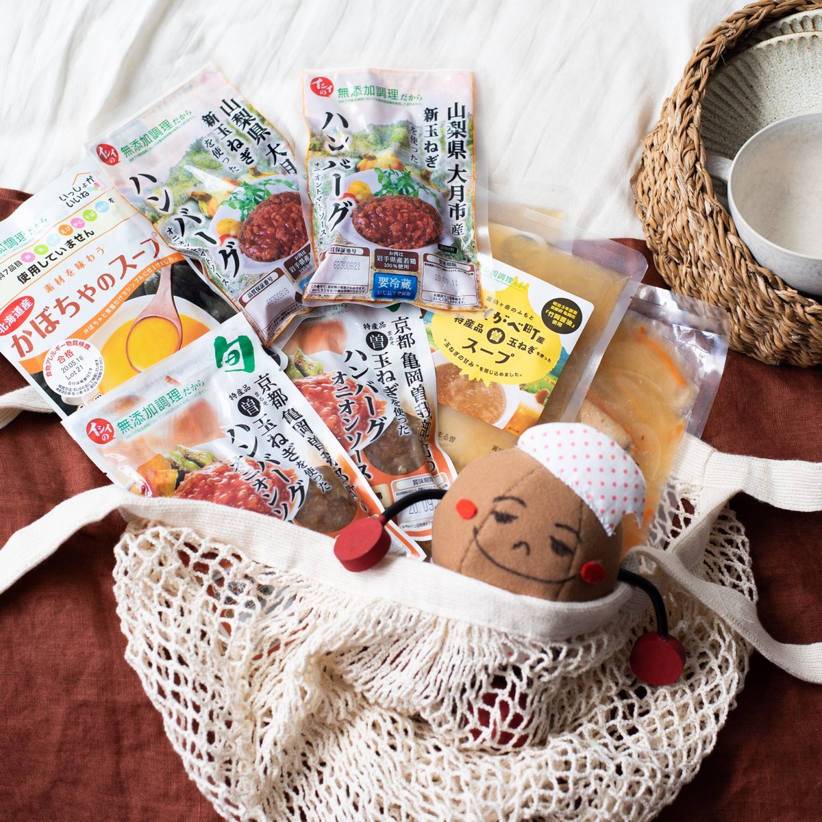 ishii_official's tweet photo. 【お試しサービスをスタート】
イシイのオンラインストアでは
商品を毎月お届けする『イシイの定期便』と言うサービスがあります。
（写真のようにいろいろ届きます☺️）

今回、
1ヶ月分を体験できる『イシイの定期便おためしセット』を始めました。
詳しくはこちらからどうぞ
https://t.co/qzf71j79bl https://t.co/rLnX6XPBi8