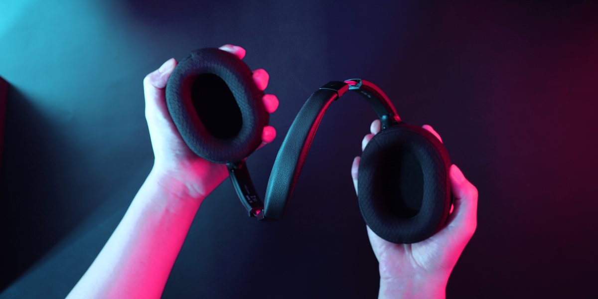 EKSAtech's tweet photo. Some worries that the ultralight Air Joy Pro looks like fragile because of the slim body. Maybe you should test it like this if you got one.🎧
#eksa #airjoypro #eksagaming #eksagamingheadsets #eksagamingaudio https://t.co/Q3jv8iWUUz