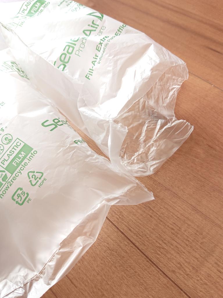 i_house_hoshino's tweet photo. 食パンの袋が生ごみや子供のおむつを捨てるのに良いと話題のようですが、子どものおむつなら断然エアークッションがおススメ。
ステイホームで通販利用が増えた人なんかは家にたくさん届くのでは？
ちょっと面倒だけど上を切っておむつバッグに入れておくととっても便利👍 https://t.co/xHR2fMMWDf