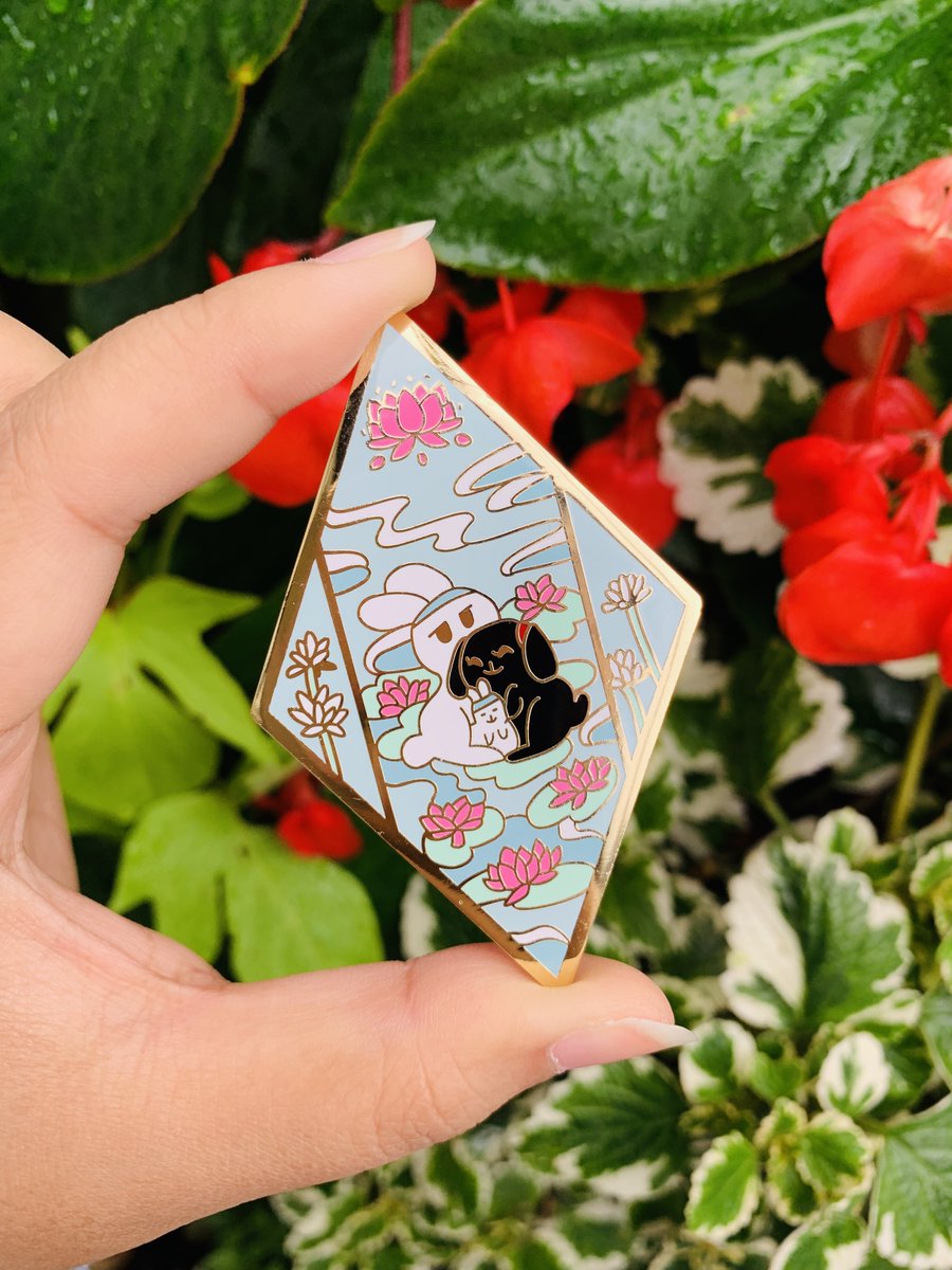 notvanessalee's tweet photo. ⭐️ MXTX Diamond pins ⭐️ [RTs appreciated ♥️]

Orders for my pins (batch 2) are live on Etsy~

‼️ Pre-order closes October 3rd ‼️

https://t.co/O92KAaXRBB

#ScumVillainsSelfSavingSystem #人渣反派自救系统 #HeavenOfficialsBlessing #天官赐福 #MDZS #魔道祖师 https://t.co/1WvYkqOHqh