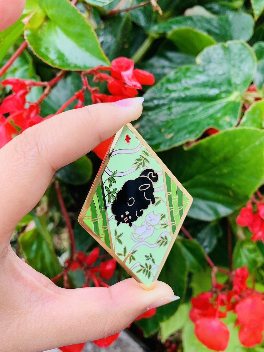 notvanessalee's tweet photo. ⭐️ MXTX Diamond pins ⭐️ [RTs appreciated ♥️]

Orders for my pins (batch 2) are live on Etsy~

‼️ Pre-order closes October 3rd ‼️

https://t.co/O92KAaXRBB

#ScumVillainsSelfSavingSystem #人渣反派自救系统 #HeavenOfficialsBlessing #天官赐福 #MDZS #魔道祖师 https://t.co/1WvYkqOHqh