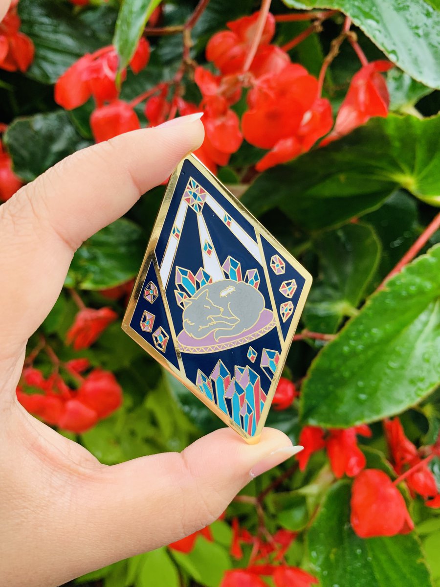 notvanessalee's tweet photo. ⭐️ MXTX Diamond pins ⭐️ [RTs appreciated ♥️]

Orders for my pins (batch 2) are live on Etsy~

‼️ Pre-order closes October 3rd ‼️

https://t.co/O92KAaXRBB

#ScumVillainsSelfSavingSystem #人渣反派自救系统 #HeavenOfficialsBlessing #天官赐福 #MDZS #魔道祖师 https://t.co/1WvYkqOHqh