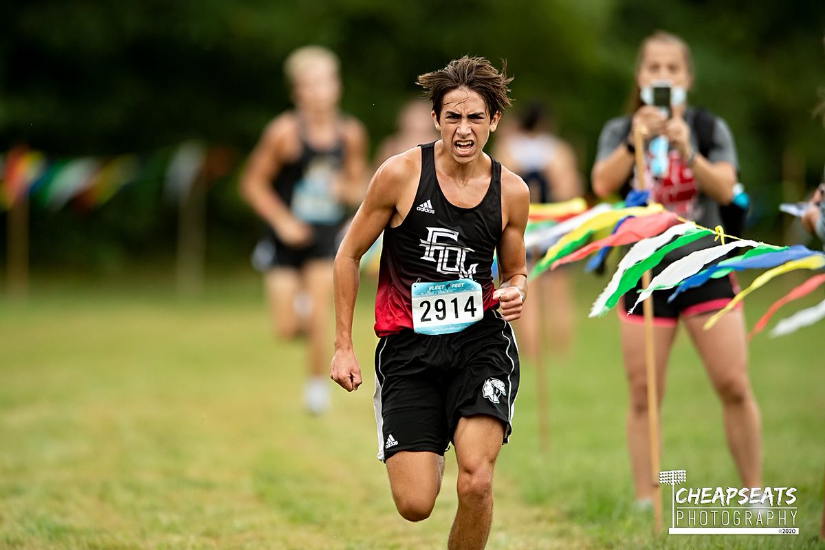 CheapSeatsPhoto's tweet photo. Amazing to see how far this young man has come since his freshman year! #AlexMartin is a competitor folks! @fhswarriorxc @FoxHSActivities @FHSWarriorPride @FoxC6Schools @rsherp @1healthymommy @FoxC6Super #foxwarriors #crosscountry #xc #foxc6 #2020StanNelsonInvite https://t.co/ie0miRuymu