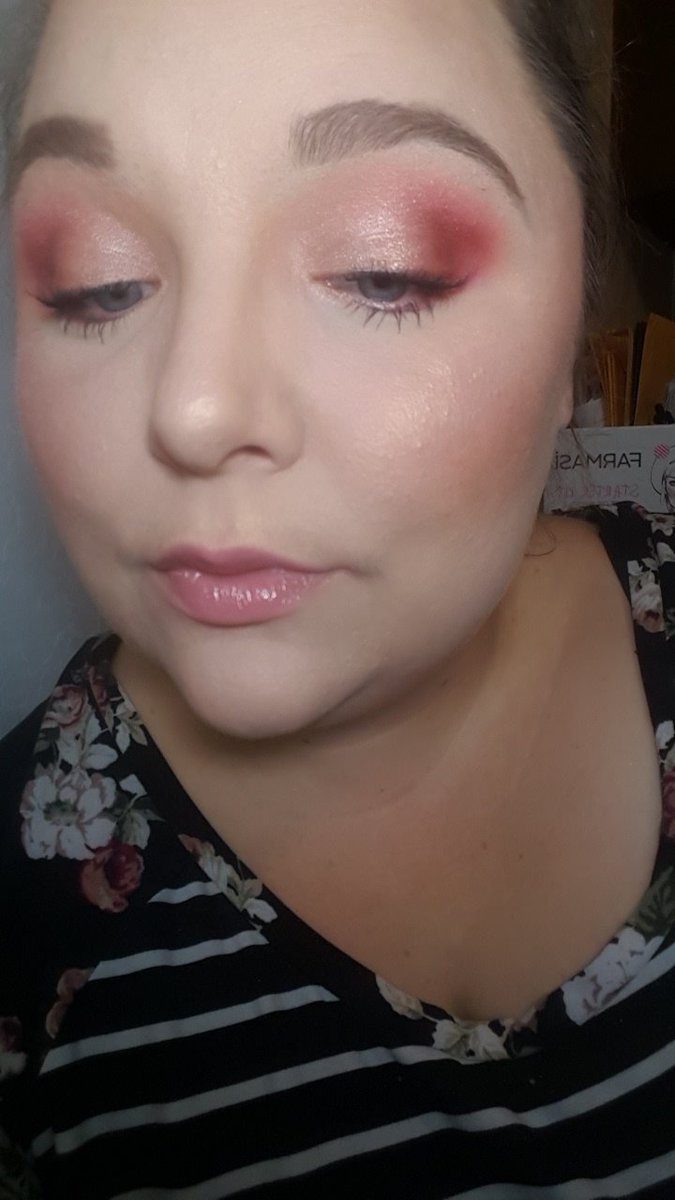 Michell12896406's tweet photo. Pink Soft Glam
#Pink #GLOW #highlight #softglam #pinklip #youthful #makeup #PrettyInPink #beautyinfluencer #lovingthislook https://t.co/APpBZatxTz