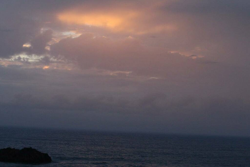 SavePeopleInc's tweet photo. as the smoke clears from the beach, you can see the sunset. #oregoncoast #oregononfire #oregonfires2020 https://t.co/EWokWrNqyT https://t.co/HBQE9UQLdk