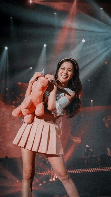 HVCmTin3's tweet photo. Kim Jisoo đáng yêu của em. Một mảnh ghép tài năng nhưng lại không may mắn Jisoo luôn mạnh mẽ thế đó luôn là người che chở cho các em, là người lau nước mắt cho các em rồi ai lau nước mắt cho chị đây. Jisoo tuyệt vời như thế sao lại bị ngó lơ #YG_ProtectJISOO https://t.co/eTrWrN3fFz