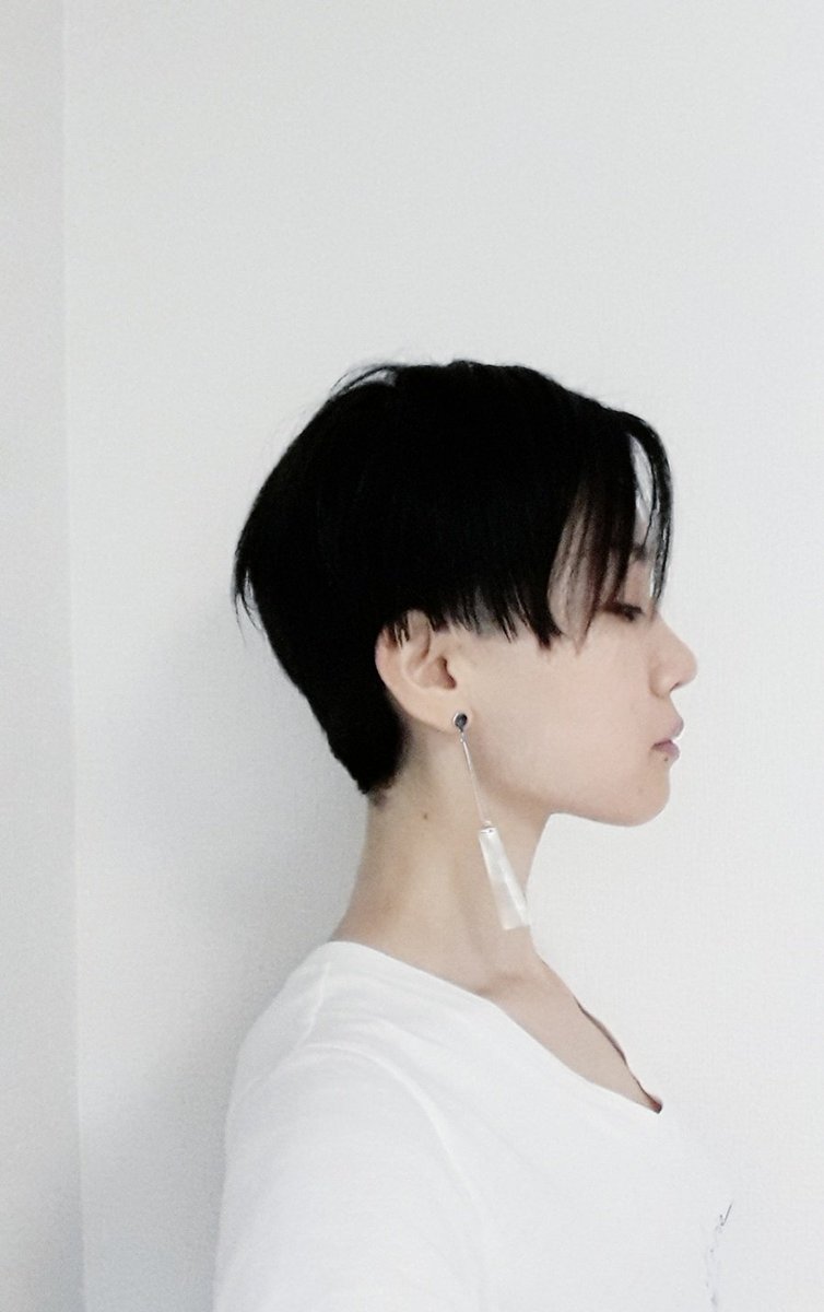 ナナ Nana 中性俳優 Twitterissa 髪を切って頂きました Haircut 髪型 黒髪 ショート ツーブロック マッシュ 黒髪 中性 ジェンダーレス ジェンダーフルイド ヘアモデル ポートレート 被写体 モデル 俳優 中性俳優 ナナ