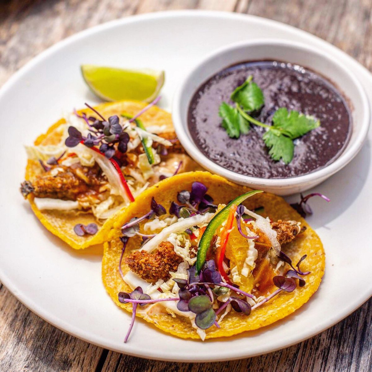 cloqu2's tweet image. Gracias Madre #LA features Chef Chandra Gilbert’s dream of a vegan Mexican restaurant that sources locally, organic ingredients to create dishes inspired by the kitchens of Mexico.

source/ loveluxelife.com
image/ discoverlosangeles.com

Follow us on 👉🏻👉🏼👉🏽👉🏾👉🏿 @cloqu2
