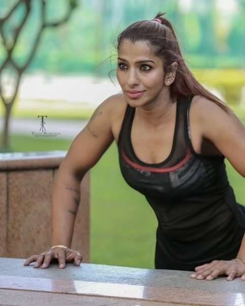 Janvi Pandav (@pandavjanvi) on Twitter photo I AM MORE THAN WHAT YOU SEE ...
The Eyes are the window to your soul.
.....
Beauty with muscle โค๐ช๐ช๐ช
.
.
...
.
.
..
ABS QUEEN ๐คธโโ๏ธ๐
.
.
๐๐๐ฎ๐ณ๐ฎ๐ณ๐ฎ๐ณ
.
.@kongnutritionsupplements
.
#commitment #passiongirl #fitness #femalepower #beautywithmuscleย #nevergiveup โค๐๐๐ฎ๐ณ๐ฅ๐๏ธโโ๏ธ I AM MORE THAN WHAT YOU SEE ...
The Eyes are the window to your soul.
.....
Beauty with muscle โค๐ช๐ช๐ช
.
.
...
.
.
..
ABS QUEEN ๐คธโโ๏ธ๐
.
.
๐๐๐ฎ๐ณ๐ฎ๐ณ๐ฎ๐ณ
.
.@kongnutritionsupplements
.
#commitment #passiongirl #fitness #femalepower #beautywithmuscleย #nevergiveup โค๐๐๐ฎ๐ณ๐ฅ๐๏ธโโ๏ธ