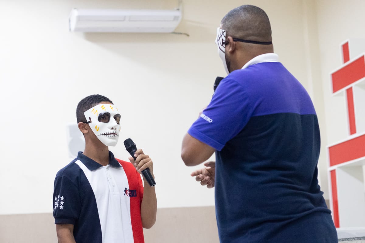 Robert_Marthinn's tweet photo. Depois de pregar seu lindo sermão
E de cantar a ultima canção
Quando voce volta pra casa
E ninguem mais que voce precisa impressionar
Esta por perto
Quem é você?
Quando ninguem vê quem é voce? #fju #Tbt #fjurj #iurd https://t.co/2cxpyh8C9E
