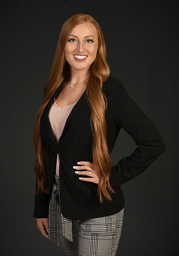 TheBosse_'s tweet photo. Officially a licensed real estate 
agent 🏡 

So who’s trying to buy a house? 😜 https://t.co/TxzX8a5mme