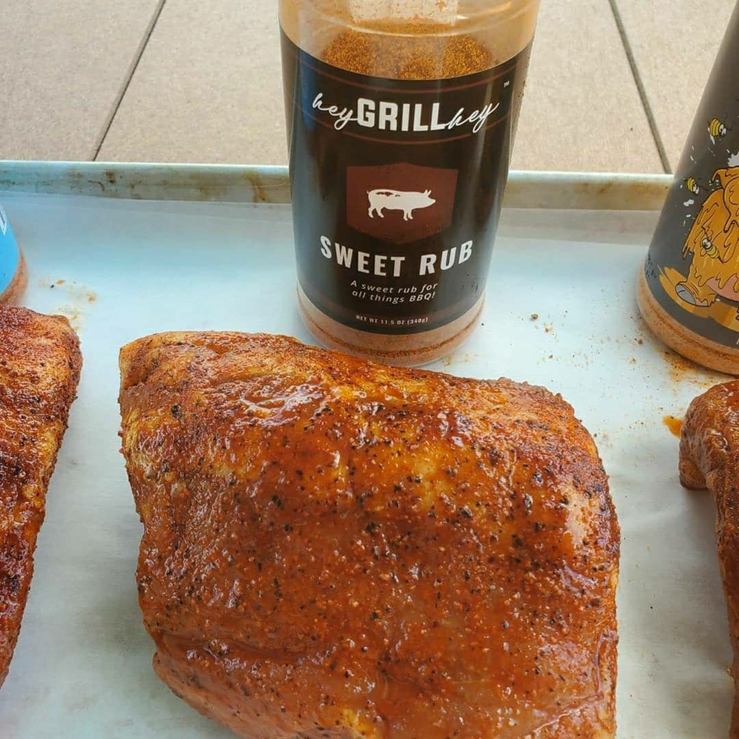 PatioProvisions's tweet photo. We are drooling over this delicious meat lineup by @ howes_bbq on IG ! 🤤
*photos shared with permission*
#smokedmeat #steak #porkribs #pitmaster #bbq #grilling #beef #pork #beefrub #sweetrub https://t.co/d0wXw8yvqF