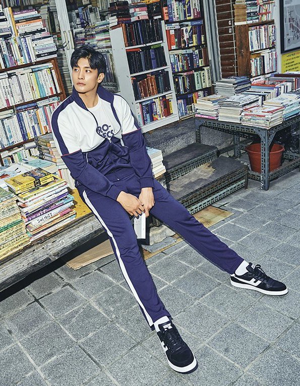 sunghoon2020061's tweet photo. はぁ(ღ*ˇ ˇ*)。o♡ᔆᵘᵗᵉᵏⁱ♡
脚長いわカッコイイわ右向きも左向きも全て🙆🏻👌✨🙈❤️✨✨✨
https://t.co/dnqnVPqi7Z
#ソンフン
#성훈
#Sunghoon
#prospecsoriginal https://t.co/pFVp9NofbQ