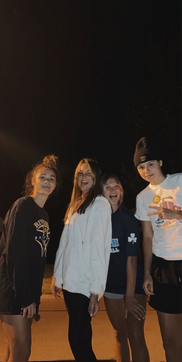 jasmineguyton1's tweet photo. happy birthday d i love &amp; miss you so much hope you have a great day🥰💛@deorabachnicki https://t.co/qxqMNalG2e