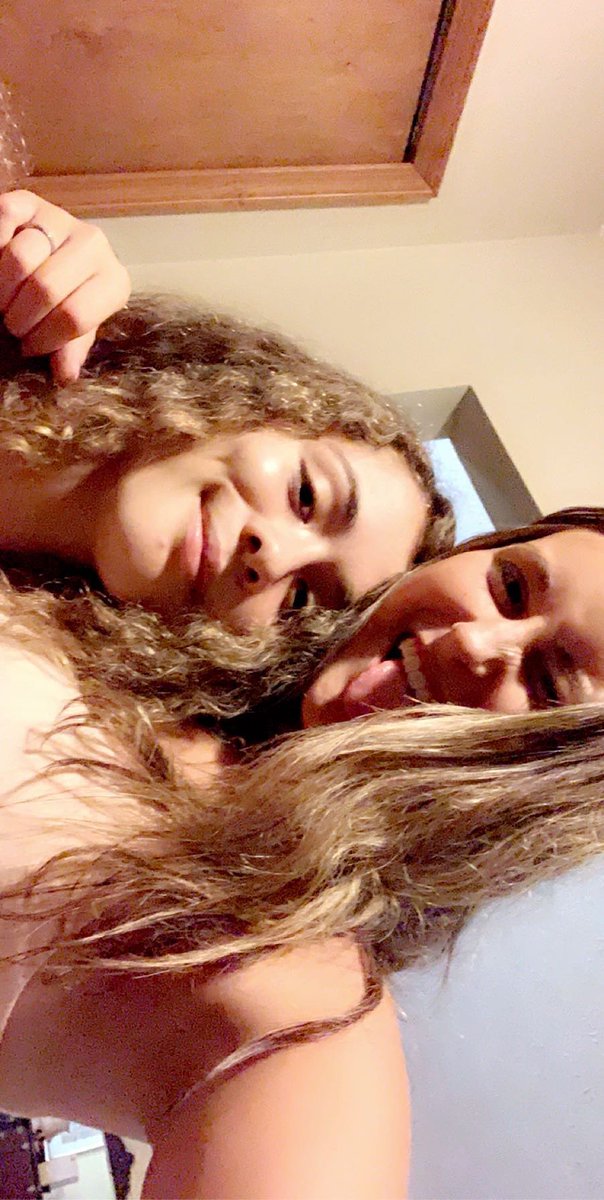 jasmineguyton1's tweet photo. happy birthday d i love &amp; miss you so much hope you have a great day🥰💛@deorabachnicki https://t.co/qxqMNalG2e
