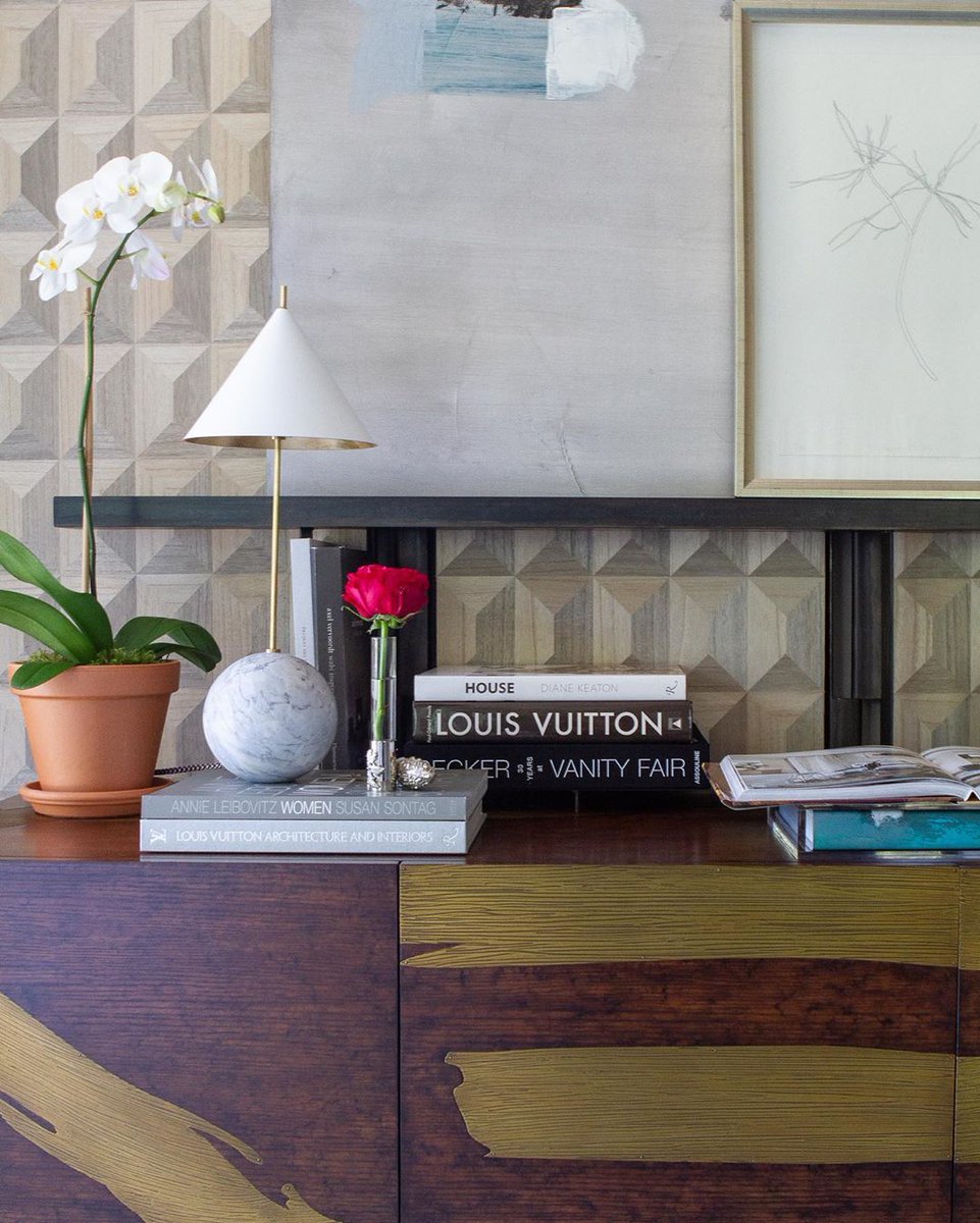 theoalex's tweet photo. The textured brass inlay on our oak veneer Washi Cabinet brings a wow factor to this lovingly composed spaces. Designed by the visionary Michael Berman for Theodore Alexander @michaelbermanlimited via @chadjamesgroup #michaelberman #michaelbermanlimited #modern #louisvuitton https://t.co/Usd3s4VOeZ