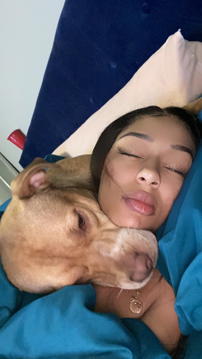 maniswani__'s tweet photo. So, my dog does this thing when I’m sad... https://t.co/sFT5HkOS70