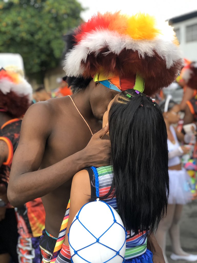 bateboleironato's tweet photo. Todo bateboleiro tem sua bateboleira.👩‍❤️‍👨🎭
#polêmica2020 https://t.co/j80wZsxLfF
