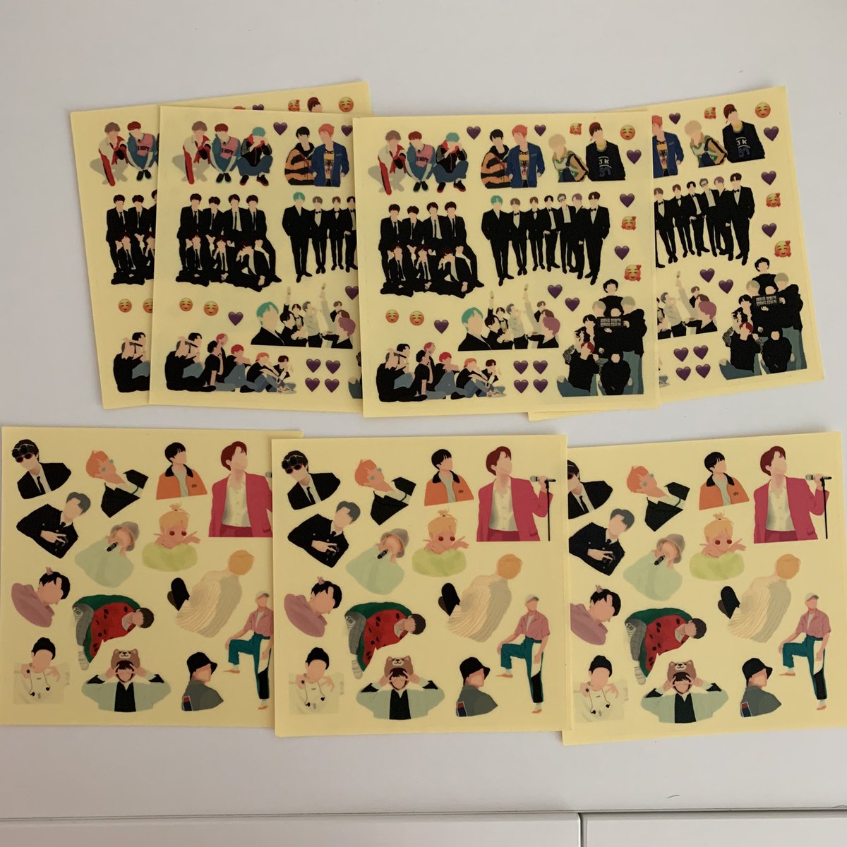 DddUyya's tweet photo. 방탄소년단 스티커 비공굿 양도합니다 직접 잘라서 쓰셔야 하고 일괄 0.35에 양도해요 뎀 주세요 #방탄스티커 #방탄비공굿 #방탄스티커양도 #방탄다꾸 https://t.co/HWRkySBA2y