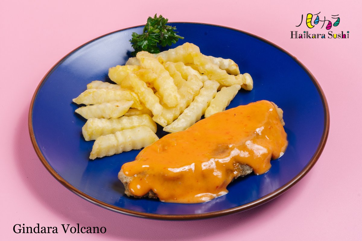 Gindara volcano, lembutnya ikan gindara disiram dengan saus volcano yang gurih creamy disajikan dengan kentang goreng. Tersedia disemua cabang Haikara Sushi