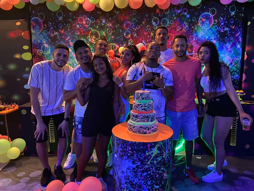 Empolgadoo22's tweet photo. Ainda sobre a festa , mais falada do ano #BaileNeon , amigos que a vida me deu 💙😍👏 https://t.co/jDHbk4mvVb
