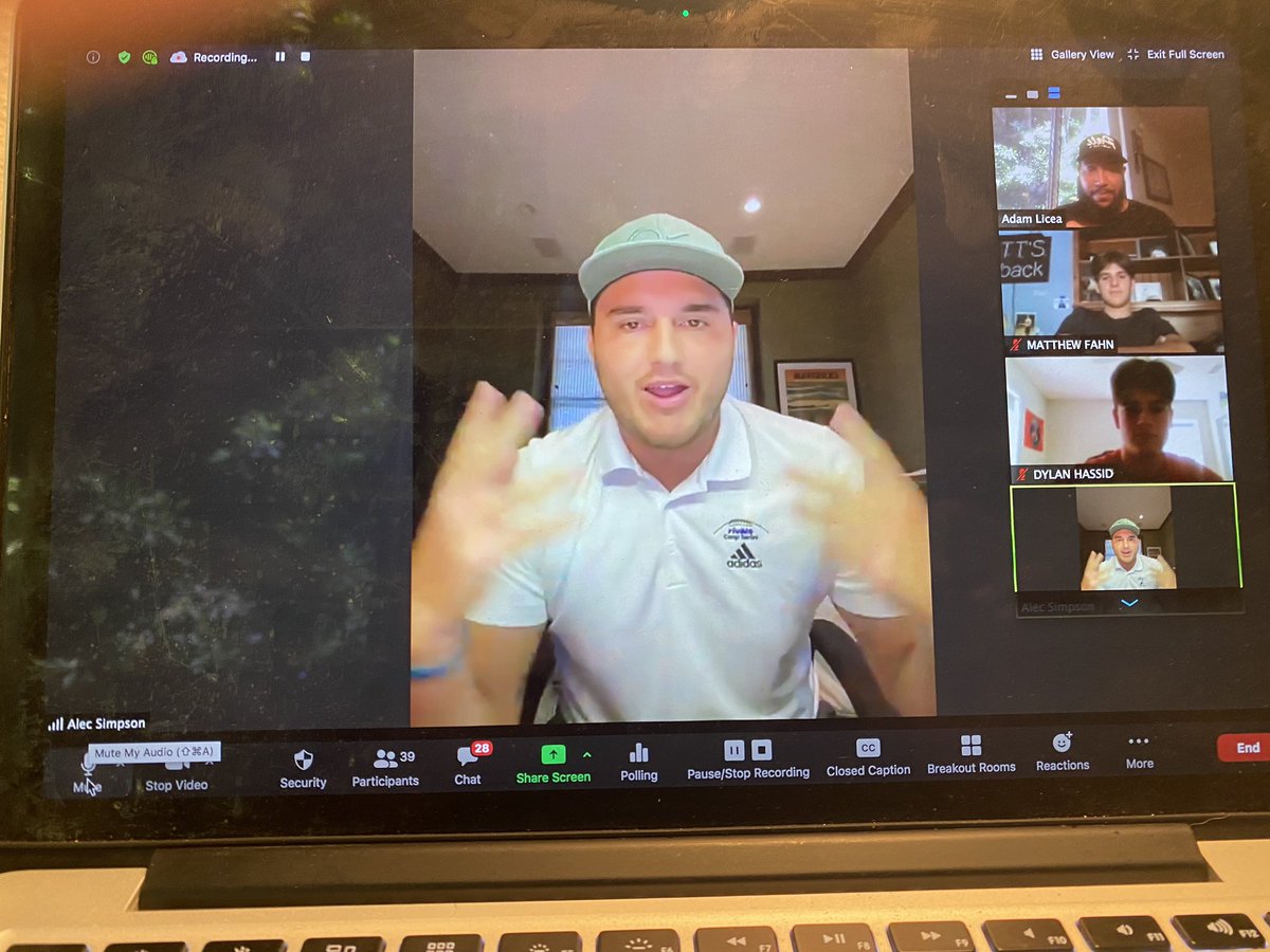 palihsfootball's tweet photo. Special thanks to Pali Football Alum Alec Simpson ’16 for taking time to speak with our players today via Zoom. Alec is a College Football Recruiting Analyst for https://t.co/5wgT3sonse. Thank you Alec!  We appreciate you! #palifootballalum #palipride #palihsfootball https://t.co/UT3sEBC00V