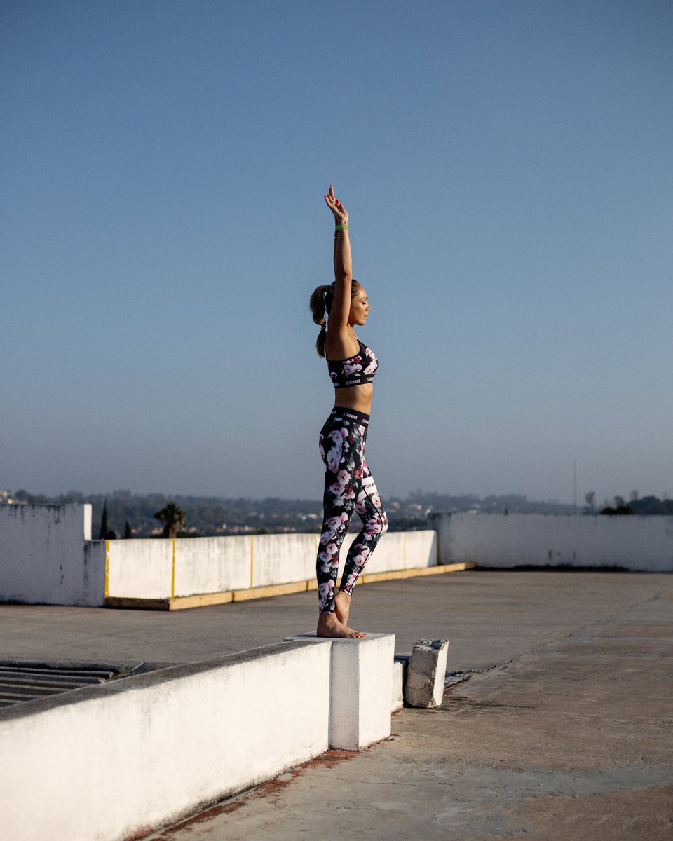 yoga15abi's tweet photo. Put your hands in the air for #Fresh15 π Brand new 15-minute videos on https://t.co/PWMCwMPqNk every Monday! Todayβs video is part two of our Active Recovery series. If you couple it with last weeks video, your back should feel goldenπ#yoga15 #weareteam15 #yogaforathletes https://t.co/Po9RiJE0ng