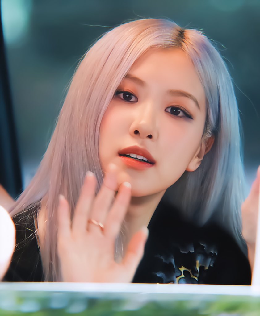 rosie tweet media