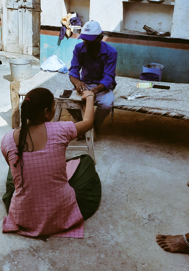 hari_ram_jat's tweet photo. दिव्यांग बहन के फोन करने पर घर जाके
पेंशन का भुगतान क़िया । सीएससी के माध्यम
मनरेगा कर्मियों एवम् पेंशनधारियों की भुगतान
गांव में घर के पास हो जाती हैं ।
धन्यवाद सीएससी
#csccandothis
#cscsegramswaraj
@clrahar78 @cscrajasthan
@dintya15 @CSCegov_
@wifichoupal @rsprasad https://t.co/51ijzDYAun
