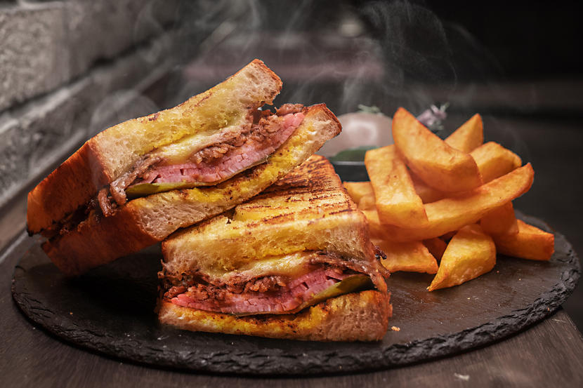 There are few things better in this world than brilliant pub grub, so these are the ten best places to go in Dubai, from the Time Out Dubai Restaurant Awards 2020. timeoutdubai.com/restaurant-awa…