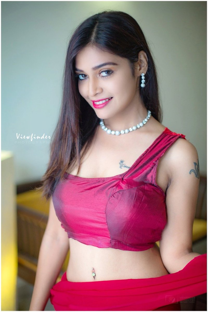 DarshaguptaS's tweet photo. ❤❤red saree is not always dress it's a feeling ❤#dharshagupta 
@DharshaGupta https://t.co/2WcbqXlIhn