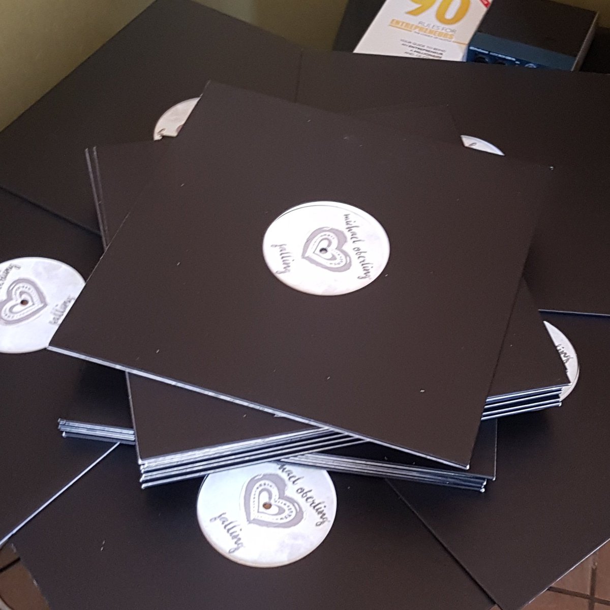DHC_SA's tweet photo. Debut vinyl release available on https://t.co/2wwETfNYQN &amp; @Junorecords

Grab a copy:
https://t.co/JmED6LC5Vc

#deephouse #funk #housemusic #minimal #electronic #vinyl https://t.co/JdpBa9L6uB