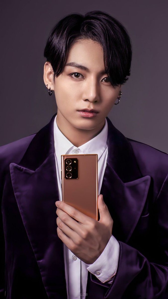 ARMYBRFC's tweet photo. [🌙] = Boa noiteee ARMYYY!! Espero que estejam todos bem e se cuidando.. me sigam?? Sigo todos de volta!! 🥰💕✨
#bts #BTSJK #ARMYLovesYouBTS 💜💜 https://t.co/8K49VdX0Lq