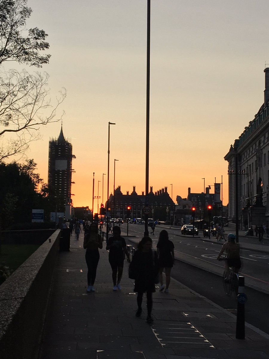 michaelw_flack's tweet photo. Excited to be joining up with the @DLDcollege boarding team later this evening as a boarding tutor. It will be great to meet more of our students! https://t.co/jeN1ERiVgM