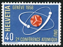 9/ Au milieu des 50’s, la France retrouve peu à peu un peu d’indépendance financière. Alors que les conférences de Genève lèvent quelques « secrets atomiques », la France se lance, seule, dans la construction de son réacteur  #nucléaire pour sous-marin.