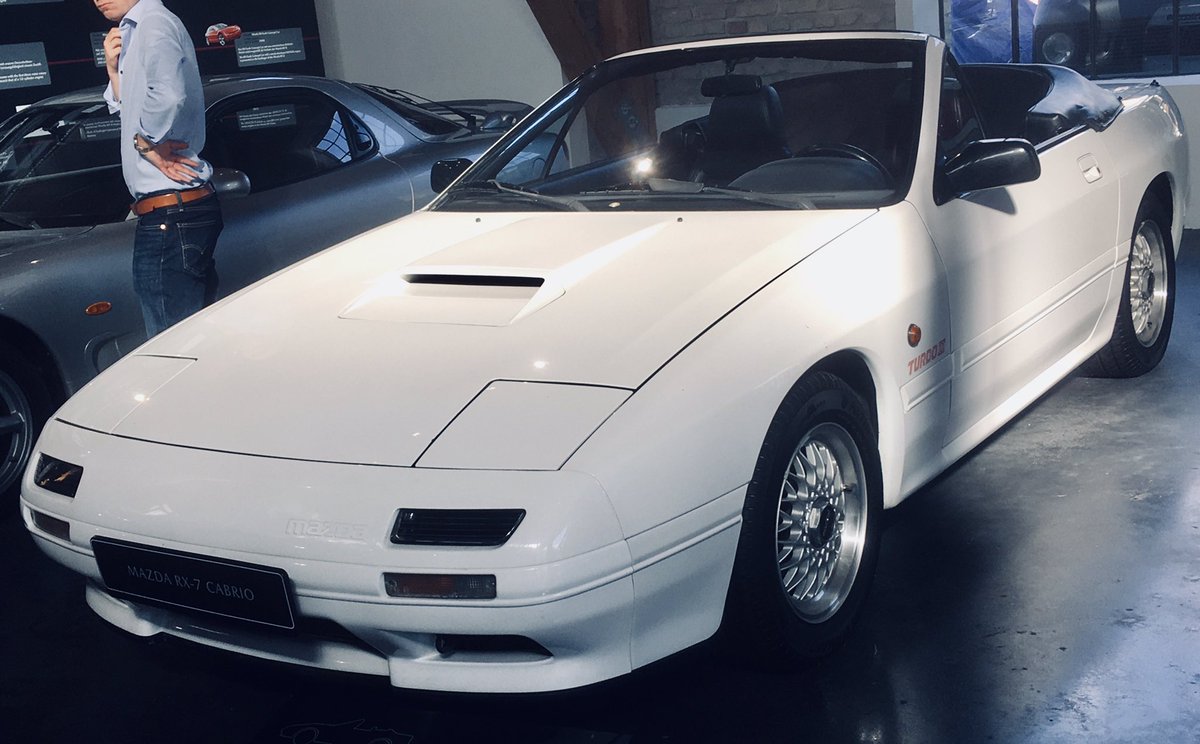 rtcmanga's tweet photo. Mazda RX7 FC in Germany! #rotary #Mazda #RX7 #Initiald #MazdaRX7 #car #cars #sportscar #sportscars #jdm #jdmworld #jdmstyle #jdmlife #amazingcars #wankel #マツダ #マツダFC #RE雨宮 #車 #スポーツカー  #車好き #カーライフ #高速道路 #わんがん #シャコタン #頭文字d #ロータリー #ドイツ https://t.co/LBbDZOKOMP