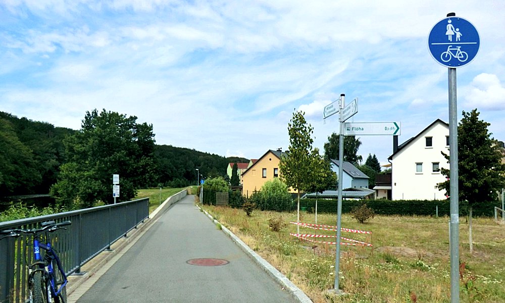 StadtFloeha's tweet photo. Aufruf zur Bürgerbeteiligung: #Radverkehrskonzept für die Stadt #Flöha. Erstmals wurde für die Stadt Flöha mit dem Ortsteil Falkenau ein Radverkehrskonzept erarbeitet. Ihre Meinung ist gefragt. https://t.co/rwi22466EW https://t.co/5ANxAJvOkw