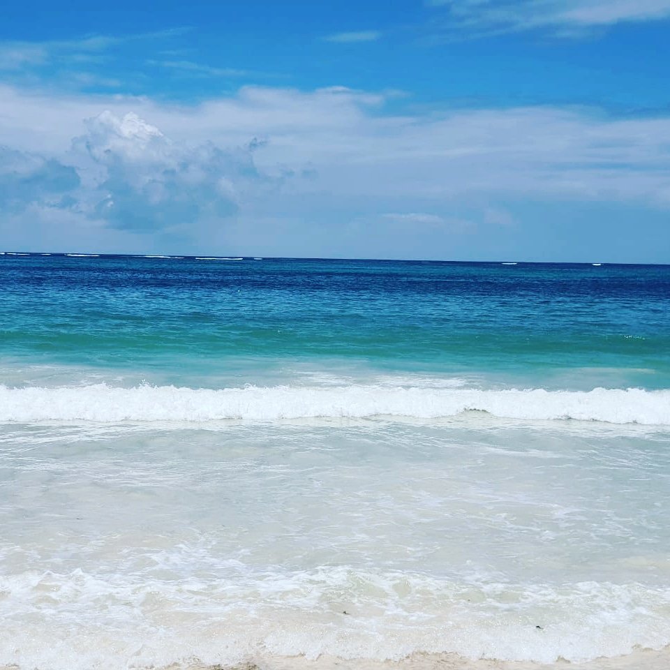 MissMueni's tweet photo. We dream in colours borrowed from the sea, county 002 thanks very much untill next time 😍😍😍 https://t.co/GRzJQLTw5R
