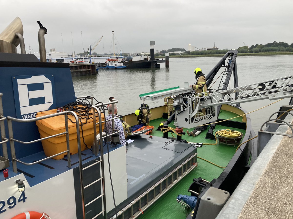 Vorige week heeft de Brandweer in Zwijndrecht een oefening gedaan aanboord van de Husky.
<a href="/BrandweerZHZ/">Brandweer Zuid-Holland Zuid</a>