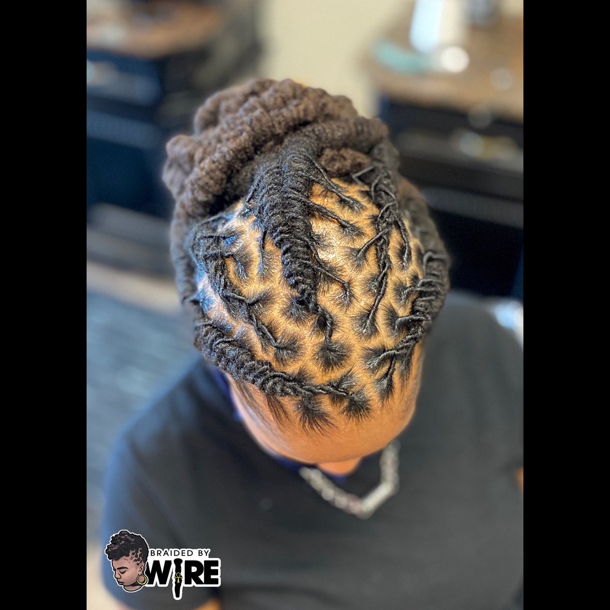 braidedbywire's tweet photo. When your locs are long and can’t touch your collar at work, a #BarrellRoll updo will always do the trick.. 😉 #BraidedByWire https://t.co/I4K8bvqvjS https://t.co/yRqVssFgm2