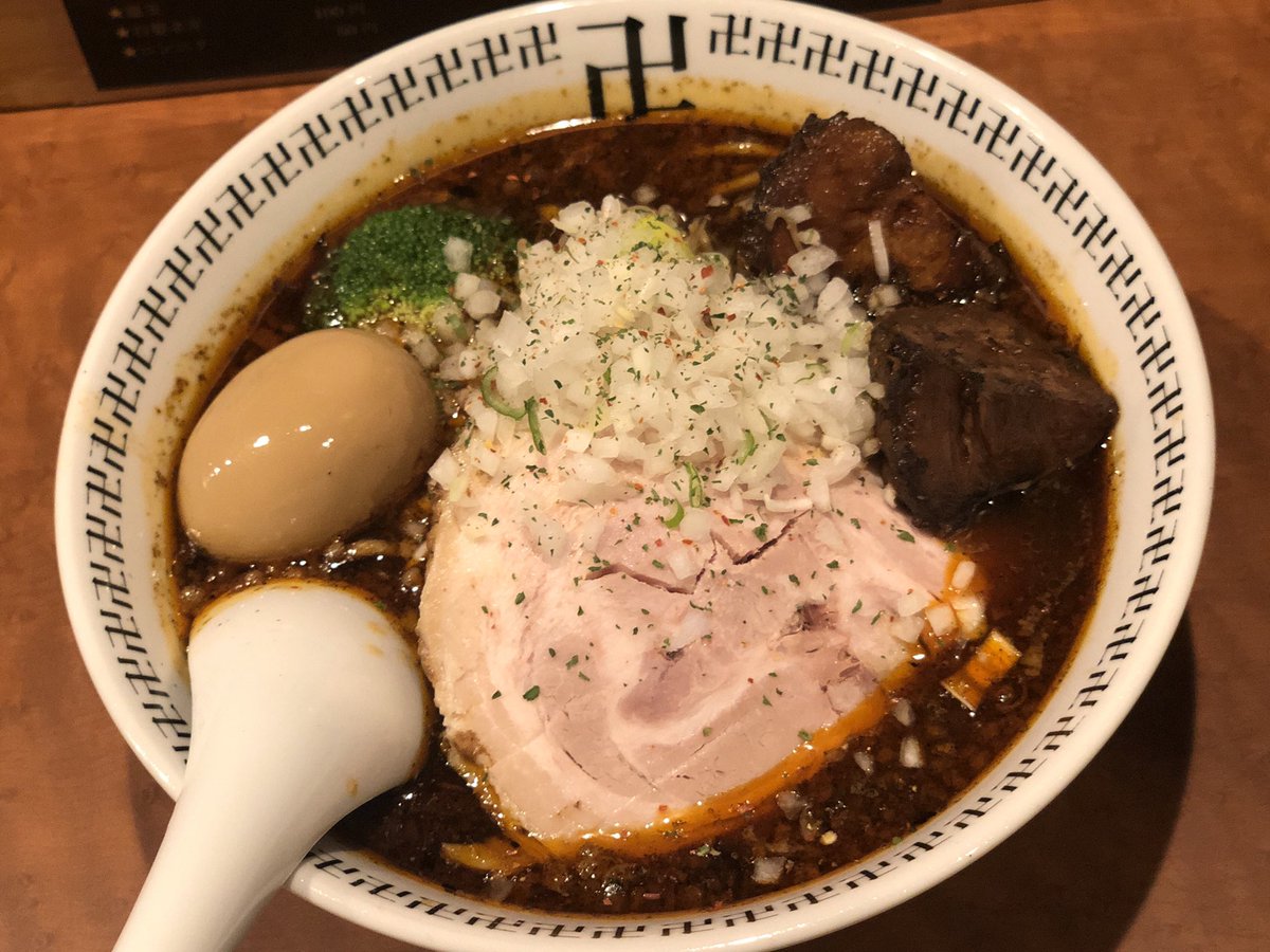 omoroosakastaff's tweet photo. カレーキメて雑談会。
聞くも涙、語るも涙ですよってに。
いろいろおおきにやで〜 https://t.co/m9HHSj5A8l