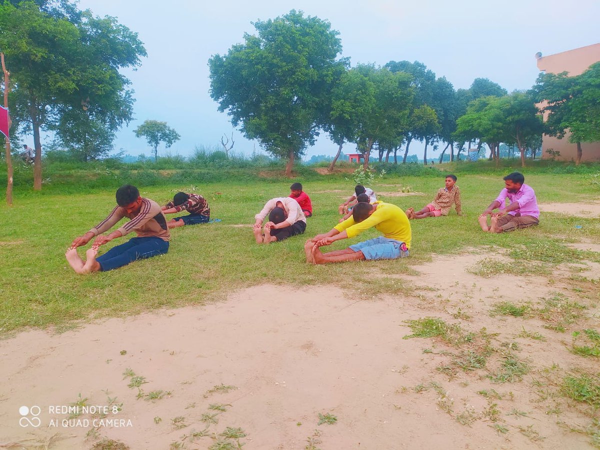 LucknowNyk's tweet photo. Youth Volunteers of Nehru Yuva Kendra #lucknow #UttarPradesh are organizing various fitness and sports activities in different blocks of the district.     
#NewIndiaFitIndia
#Run4India
@KirenRijiju | @RijijuOffice | @YASMinistry | @PMOIndia https://t.co/nrimbOth4U https://t.co/rY3omcn6vs