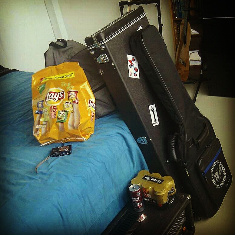 WilrikTRC's tweet photo. Remember the good days of gigs and road trips? This is the preparation of a show DOM did, 8 yrs ago at @studiogonz. Beers, crisps, good times. Those were the days

#metalroadtrip #bandroadtrip #bandshow #bandgig #goodoldtimes #remeniscing #beerandcrisps #dawnofmankind #studiogonz https://t.co/aGhJGDmmfU
