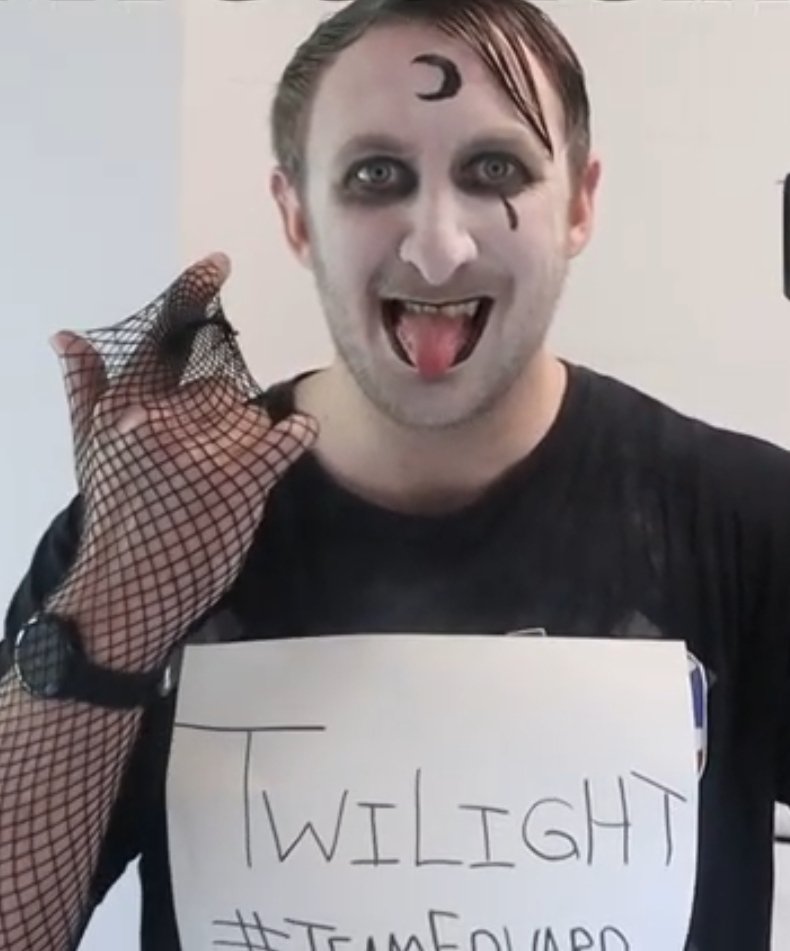 TheWillHallExp's tweet photo. As requested by chat and @dylan_mtg cashing in his channel points I will stream this months @Mana_Traders as Goth Will
#Goth #GothWill #MTG #character https://t.co/njQo7ztN2M