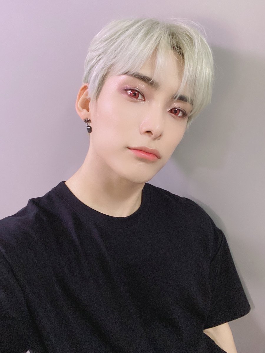 official_ACE7's tweet photo. [#에이스_준]
초이들 오늘 더 쇼 무대도 잘 보셨나요~? ❤
다들 오늘도 행복한 하루 됐으면 좋겠다 ❤🙂
#ACE #에이스 #CHOICE #초이스 https://t.co/iziPfir8EJ