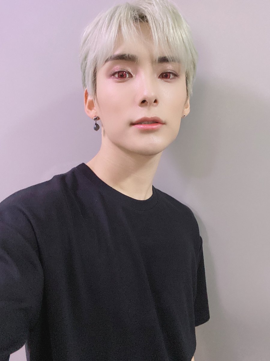 official_ACE7's tweet photo. [#에이스_준]
초이들 오늘 더 쇼 무대도 잘 보셨나요~? ❤
다들 오늘도 행복한 하루 됐으면 좋겠다 ❤🙂
#ACE #에이스 #CHOICE #초이스 https://t.co/iziPfir8EJ